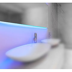 LoooX C-Line spiegel met RGBW LED-verlichting boven/onder 70 x 120 cm