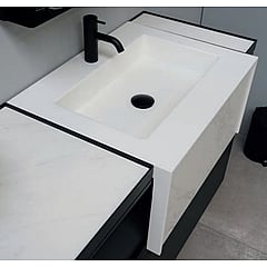INK Tilo 600 wastafel zonder kraangat met voorzijde incl. tegelinleg 60x4x45 cm, onyx/solid surface mat wit/ mat zwart marmer
